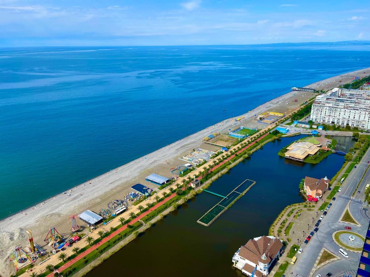Hellobatumi Aparthotel Eksteriør bilde