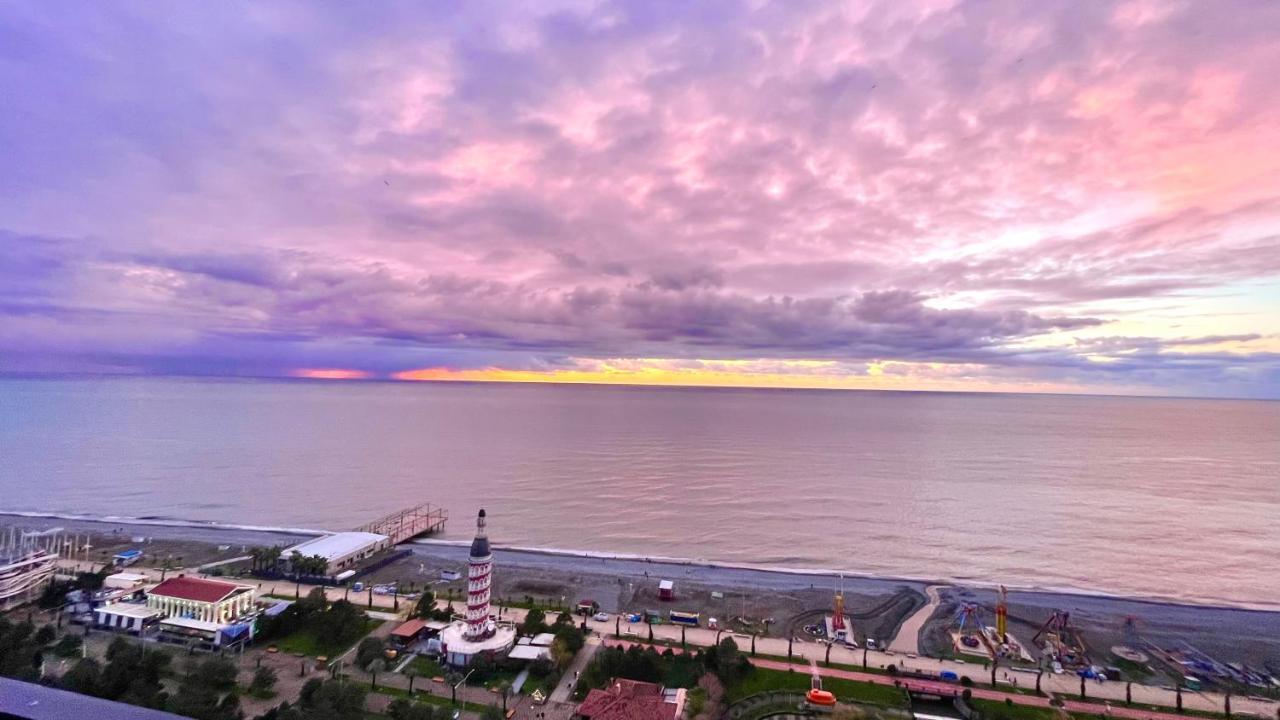 Hellobatumi Aparthotel Eksteriør bilde