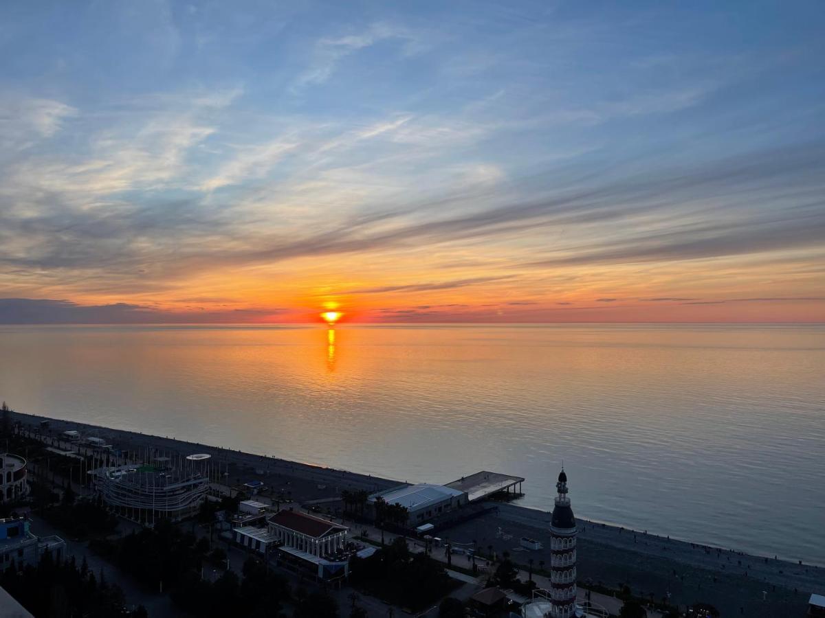 Hellobatumi Aparthotel Eksteriør bilde