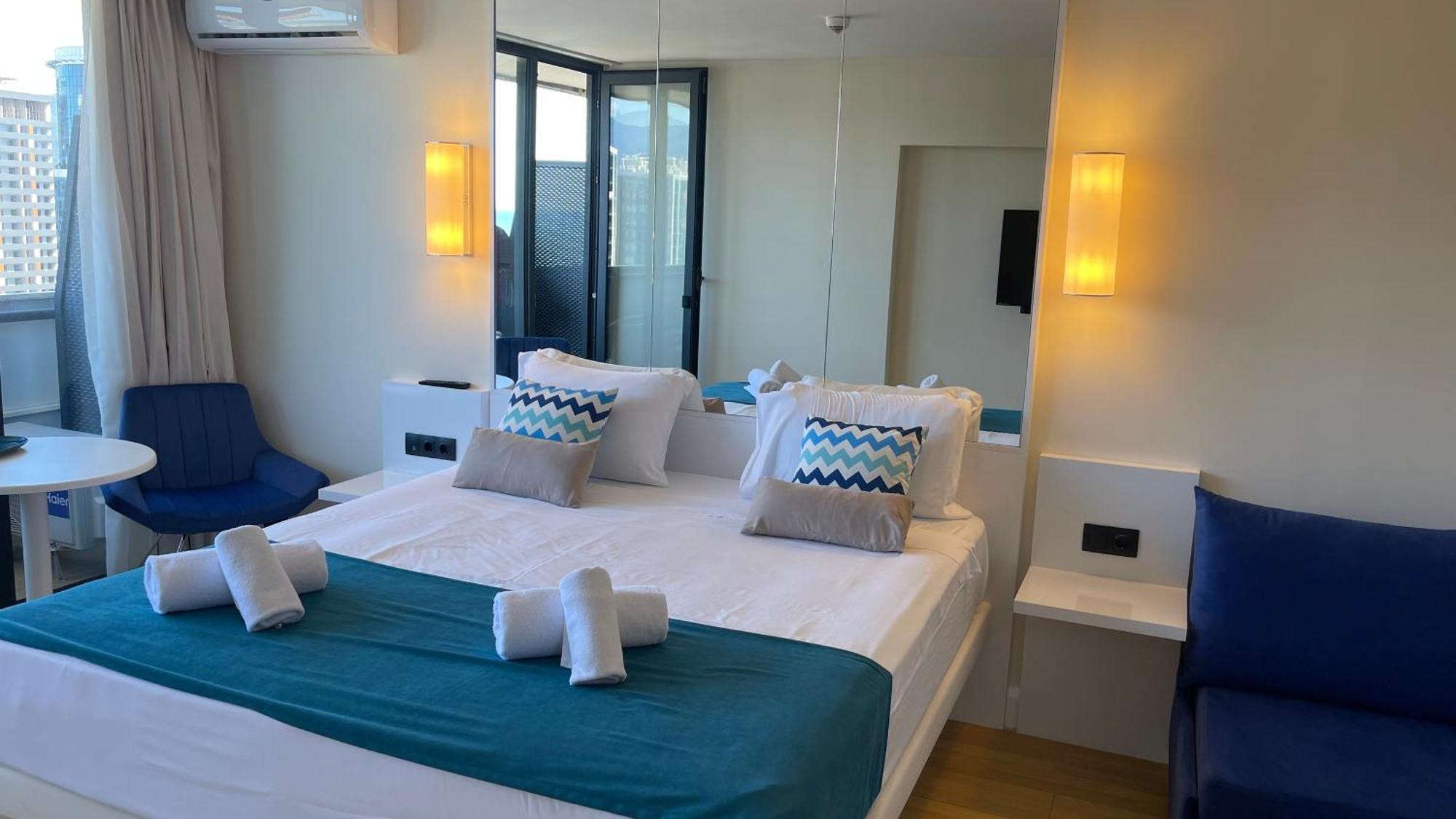 Hellobatumi Aparthotel Eksteriør bilde