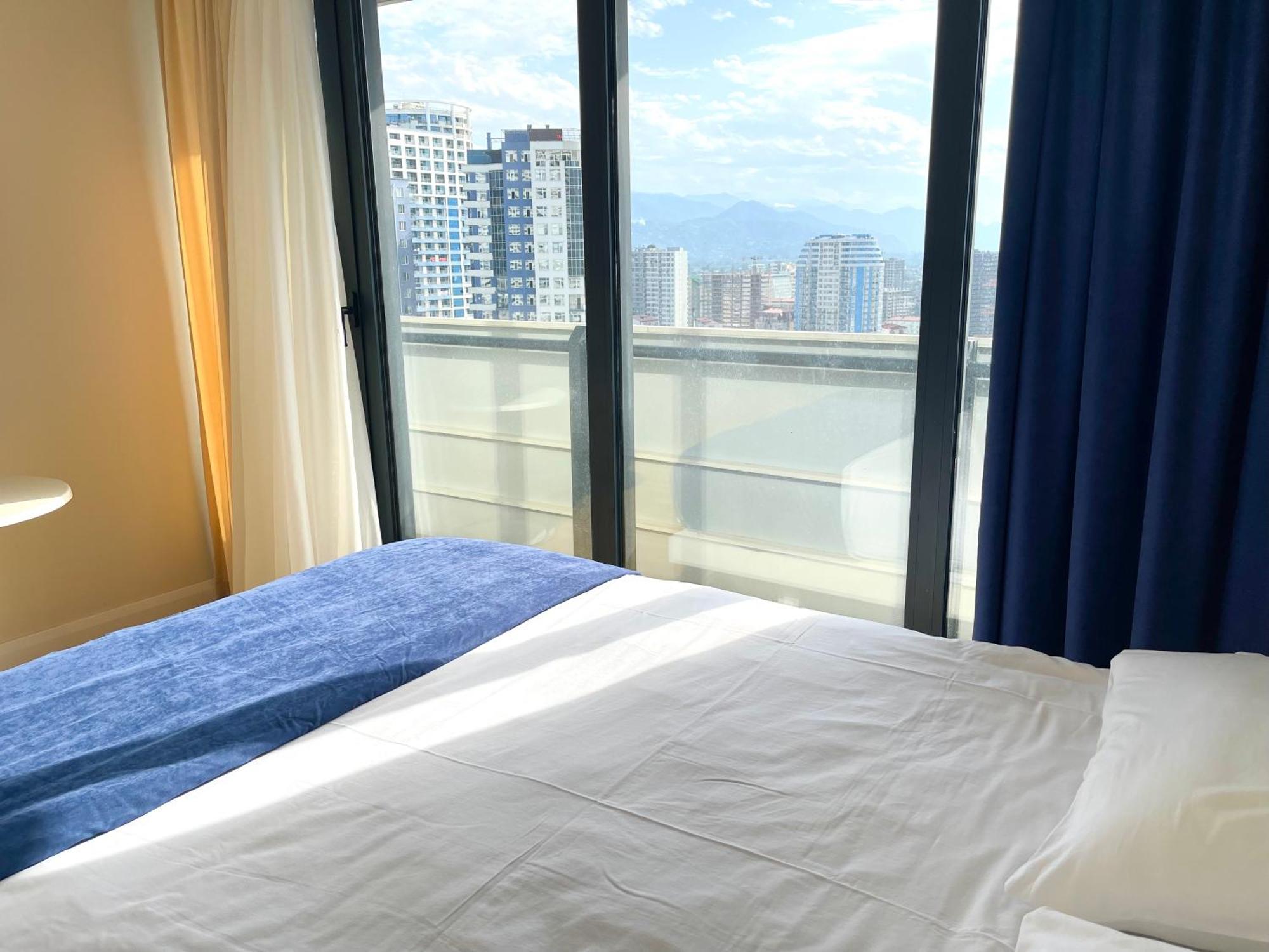 Hellobatumi Aparthotel Eksteriør bilde